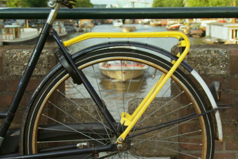 Amsterdam style hitchhiking: Take a yellow bike ride Amsterdam style hitchhiking: Take a yellow bike ride