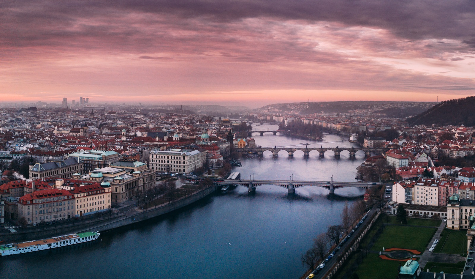 10 fun facts about Prague to know before you visit it