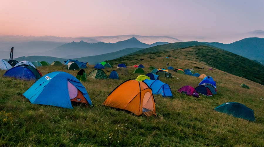 How sleeping in a tent gets your biological clock back to normal