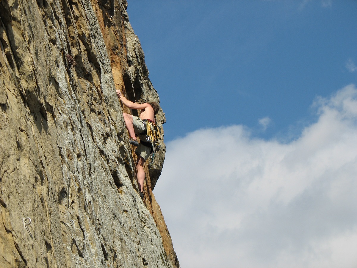 Useful Tips for Choosing the Right Climbing Shoes Useful Tips for Choosing the Right Climbing Shoes