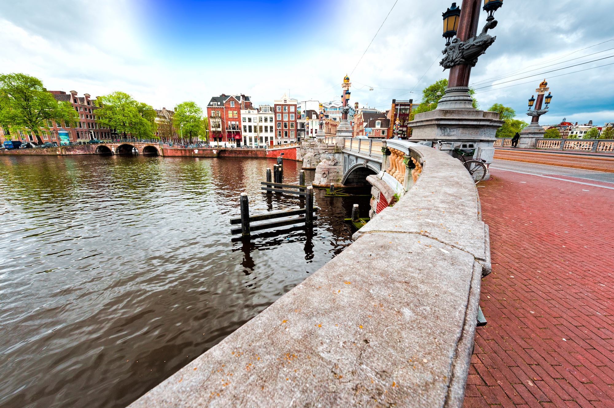 Amsterdam’s Canals: A Guide to Boat Tours